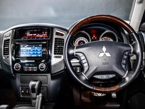 Mitsubishi Pajero 5-door 3.2DI-D GLS - Image 8