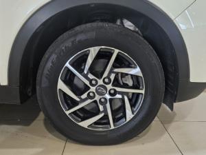 Mahindra XUV300 1.2T W8 - Image 10