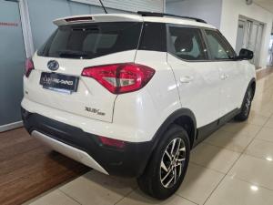 Mahindra XUV300 1.2T W8 - Image 3