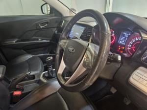 Mahindra XUV300 1.2T W8 - Image 5