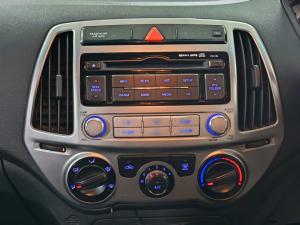 Hyundai i20 1.2 Motion - Image 10