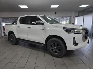 Toyota Hilux 2.8GD-6 double cab Raider auto - Image 1