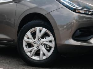 Suzuki Swift 1.2 GL+ manual - Image 21