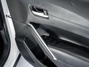 Toyota Corolla Cross 1.8 XR - Image 22