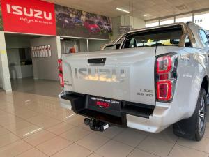 Isuzu D-Max 3.0TD double cab LSE 4x4 - Image 12