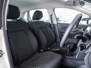 Volkswagen Polo Vivo hatch 1.4 - Image 12