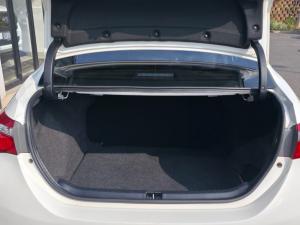 Toyota Corolla 1.8 Prestige - Image 10