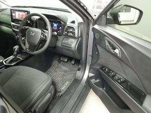 Mahindra XUV3XO 1.2T AX5 automatic - Image 8