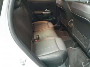 Mercedes-Benz GLA 200 Progressive automatic - Image 12