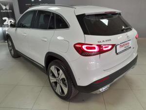 Mercedes-Benz GLA 200 Progressive automatic - Image 19