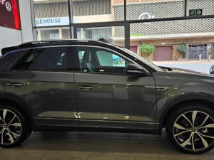 Volkswagen T-Roc 2.0TSI 4Motion R-Line - Image 18