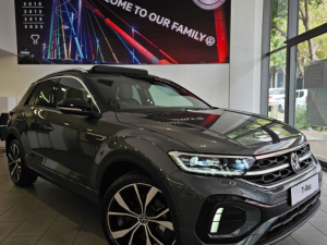 Volkswagen T-Roc 2.0TSI 4Motion R-Line - Image 2