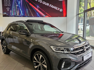 Volkswagen T-Roc 2.0TSI 4Motion R-Line - Image 3