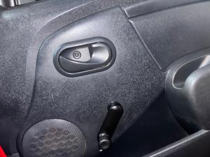 Nissan NP200 1.6i safety pack (aircon) - Image 18