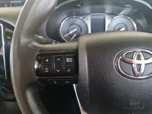Toyota Hilux 2.4GD-6 single cab 4x4 Raider manual - Image 8
