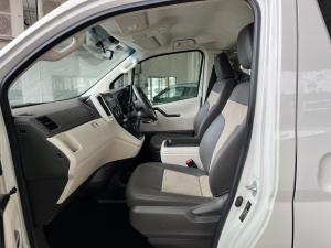 Toyota Quantum 2.8 LWB bus 11-seater GL - Image 7