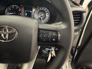 Toyota Hilux 2.4GD-6 single cab Raider manual - Image 10
