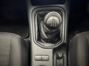 Toyota Hilux 2.4GD-6 single cab Raider manual - Image 11