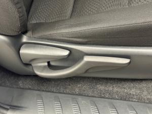 Toyota Hilux 2.4GD-6 single cab Raider manual - Image 16