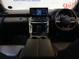 Toyota Land Cruiser 300 3.3D ZX - Image 6