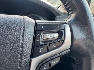 Toyota Land Cruiser 200 4.5D-4D V8 VX-R - Image 10