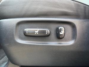 Toyota Land Cruiser 200 4.5D-4D V8 VX-R - Image 18