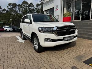 Toyota Land Cruiser 200 4.5D-4D V8 VX-R - Image 1