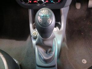 Nissan NP200 1.6i safety pack (aircon) - Image 10