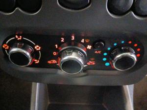 Nissan NP200 1.6i safety pack (aircon) - Image 13