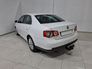 Volkswagen Jetta 1.6TDI Comfortline auto - Image 3