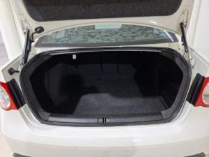 Volkswagen Jetta 1.6TDI Comfortline auto - Image 6