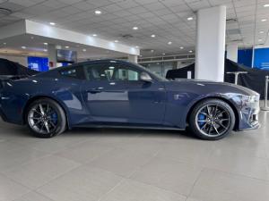 Ford Mustang Dark Horse fastback - Image 2