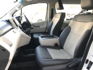 Toyota Quantum 2.8 SLWB bus 14-seater GL manual - Image 12