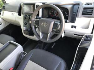 Toyota Quantum 2.8 SLWB bus 14-seater GL manual - Image 13