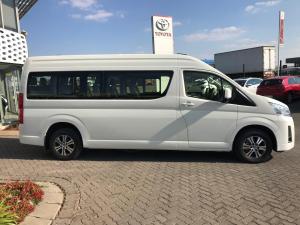 Toyota Quantum 2.8 SLWB bus 14-seater GL manual - Image 3
