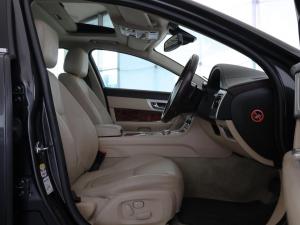 Jaguar XF 3.0 Supercharged Premium Luxury - Image 19