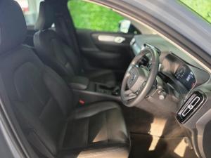 Volvo XC40 T4 Momentum - Image 12