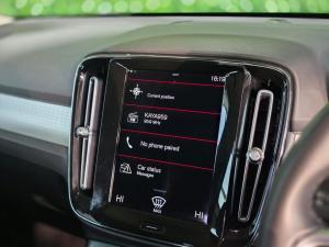 Volvo XC40 T4 Momentum - Image 17