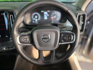 Volvo XC40 T4 Momentum - Image 18