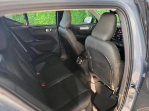 Volvo XC40 T4 Momentum - Image 9