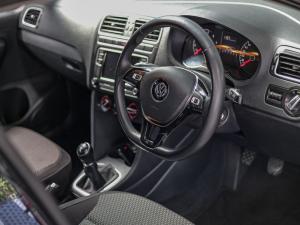 Volkswagen Polo sedan 1.4 Comfortline - Image 11
