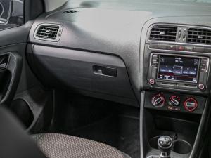 Volkswagen Polo sedan 1.4 Comfortline - Image 12