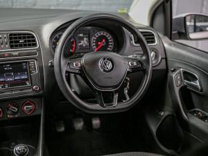 Volkswagen Polo sedan 1.4 Comfortline - Image 14