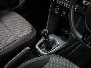 Volkswagen Polo sedan 1.4 Comfortline - Image 17