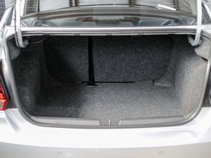 Volkswagen Polo sedan 1.4 Comfortline - Image 25