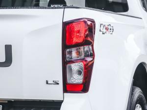 Isuzu D-Max 1.9TD double cab LS 4x4 auto - Image 15