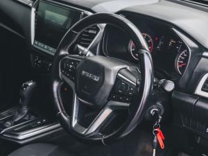 Isuzu D-Max 1.9TD double cab LS 4x4 auto - Image 19