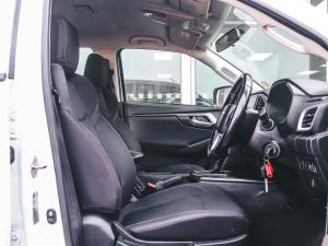 Isuzu D-Max 1.9TD double cab LS 4x4 auto - Image 20