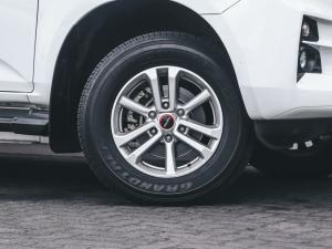 Isuzu D-Max 1.9TD double cab LS 4x4 auto - Image 4