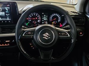 Suzuki Swift 1.2 GLX auto - Image 11